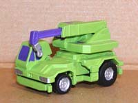 余談だがクレーン車の運転席は窓がクリアでもないのに中に座席の造形が入っていた。